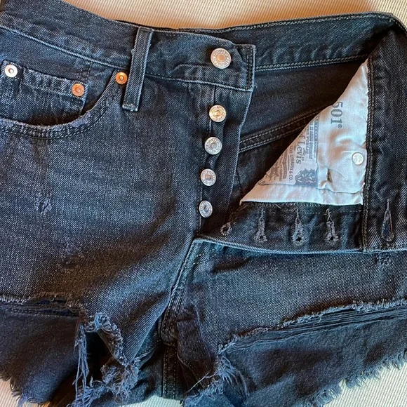 Levi’s Premium Black Denim 501 Shorts Size 25 - Picture 6 of 7